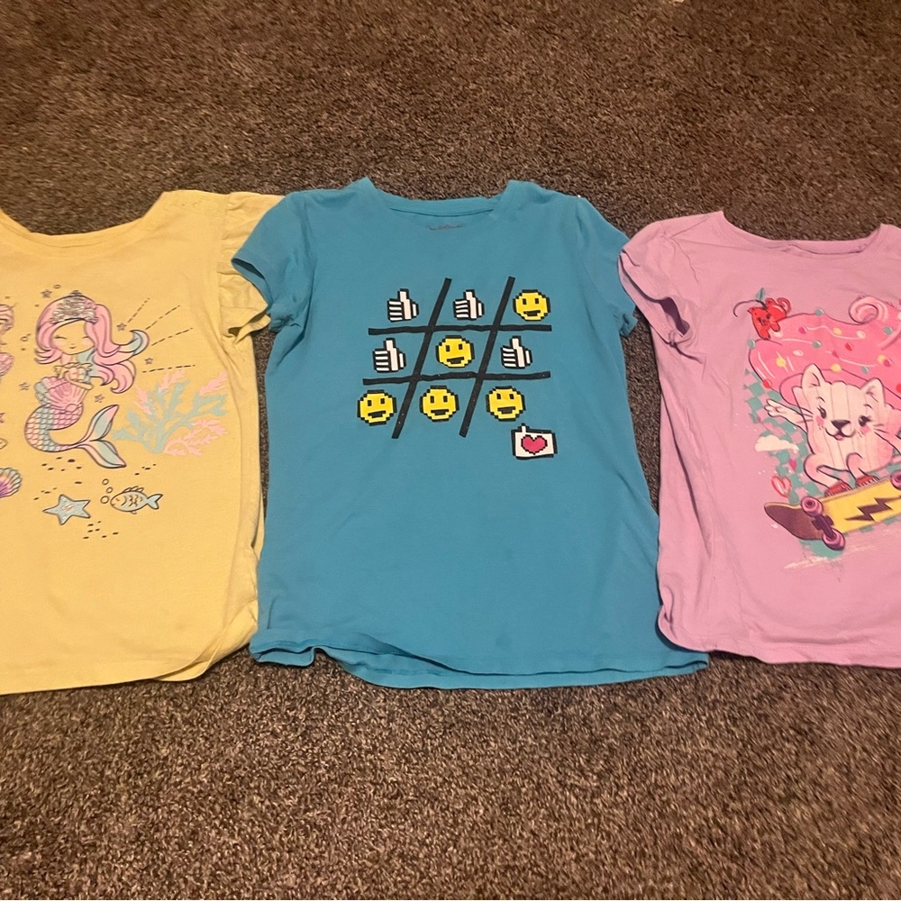 Girl Lot Of 3 Graphic T-Shirts Tops Emoji Cupcake Mermaid Size 7/8
